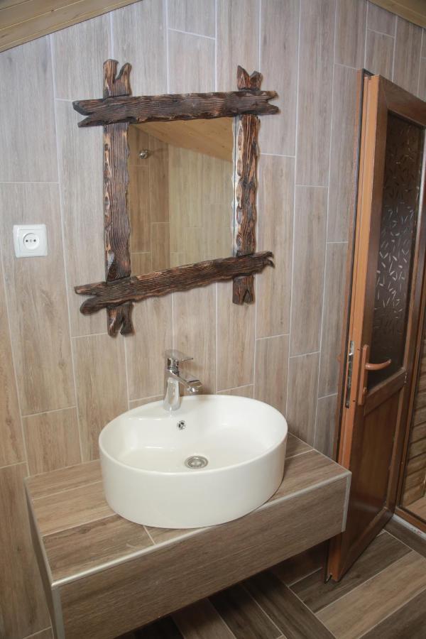 Fish Hotel Akhalkalaki Ngoại thất bức ảnh