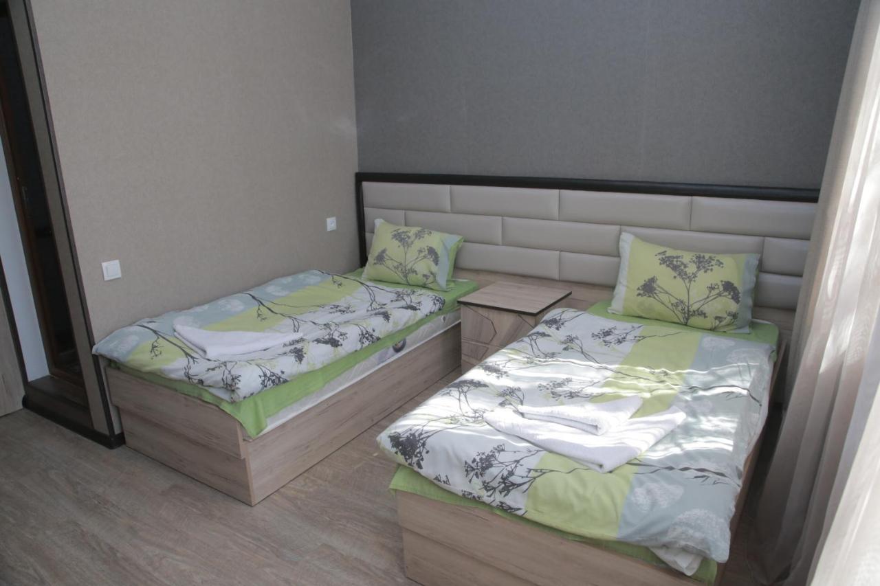 Fish Hotel Akhalkalaki Ngoại thất bức ảnh