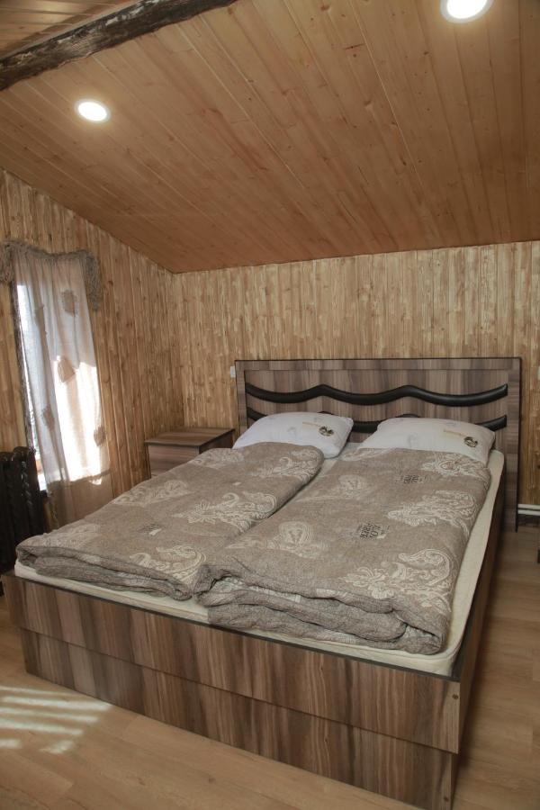 Fish Hotel Akhalkalaki Ngoại thất bức ảnh