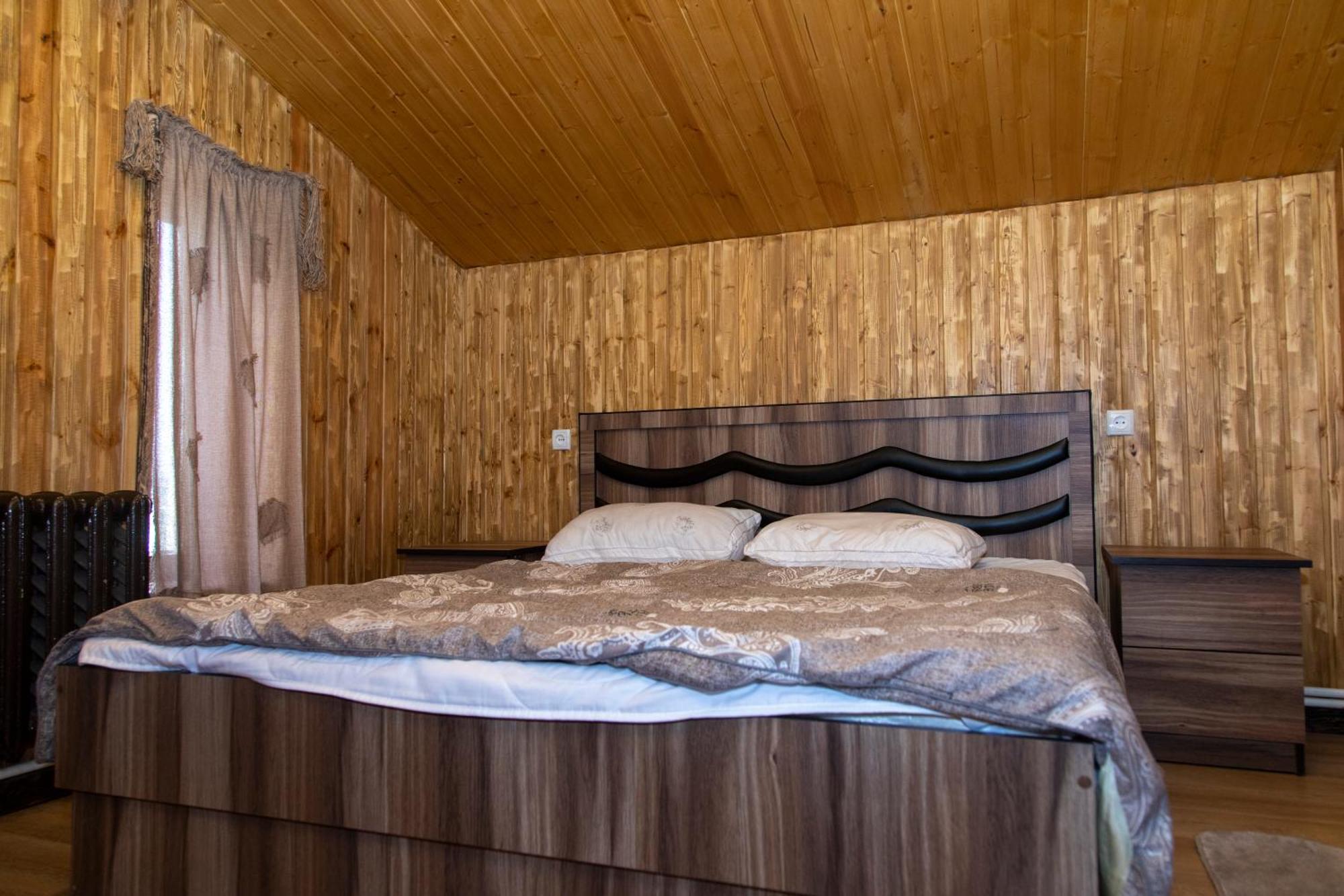 Fish Hotel Akhalkalaki Ngoại thất bức ảnh