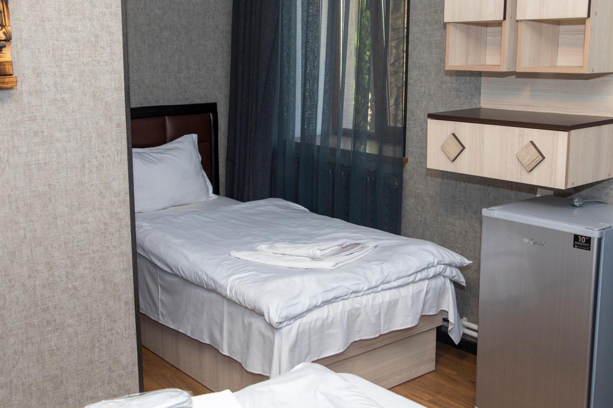 Fish Hotel Akhalkalaki Ngoại thất bức ảnh