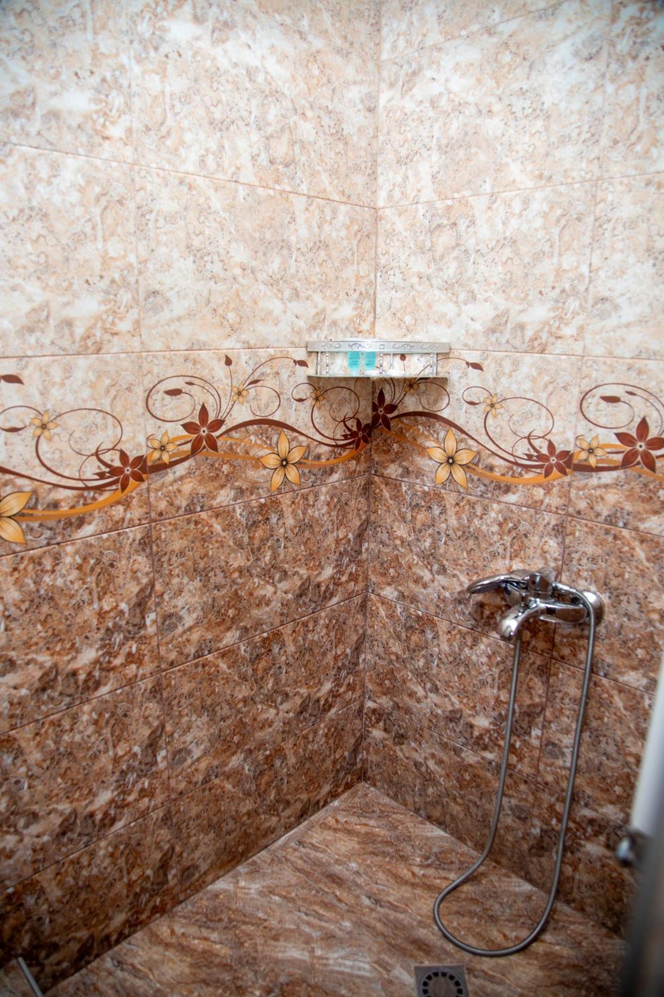 Fish Hotel Akhalkalaki Ngoại thất bức ảnh